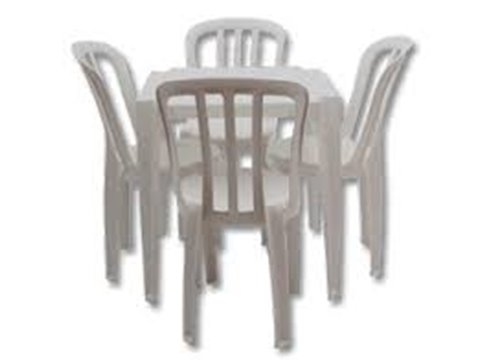 Conjunto Mesa quadrada Plástica com 4 cadeiras Plásticas